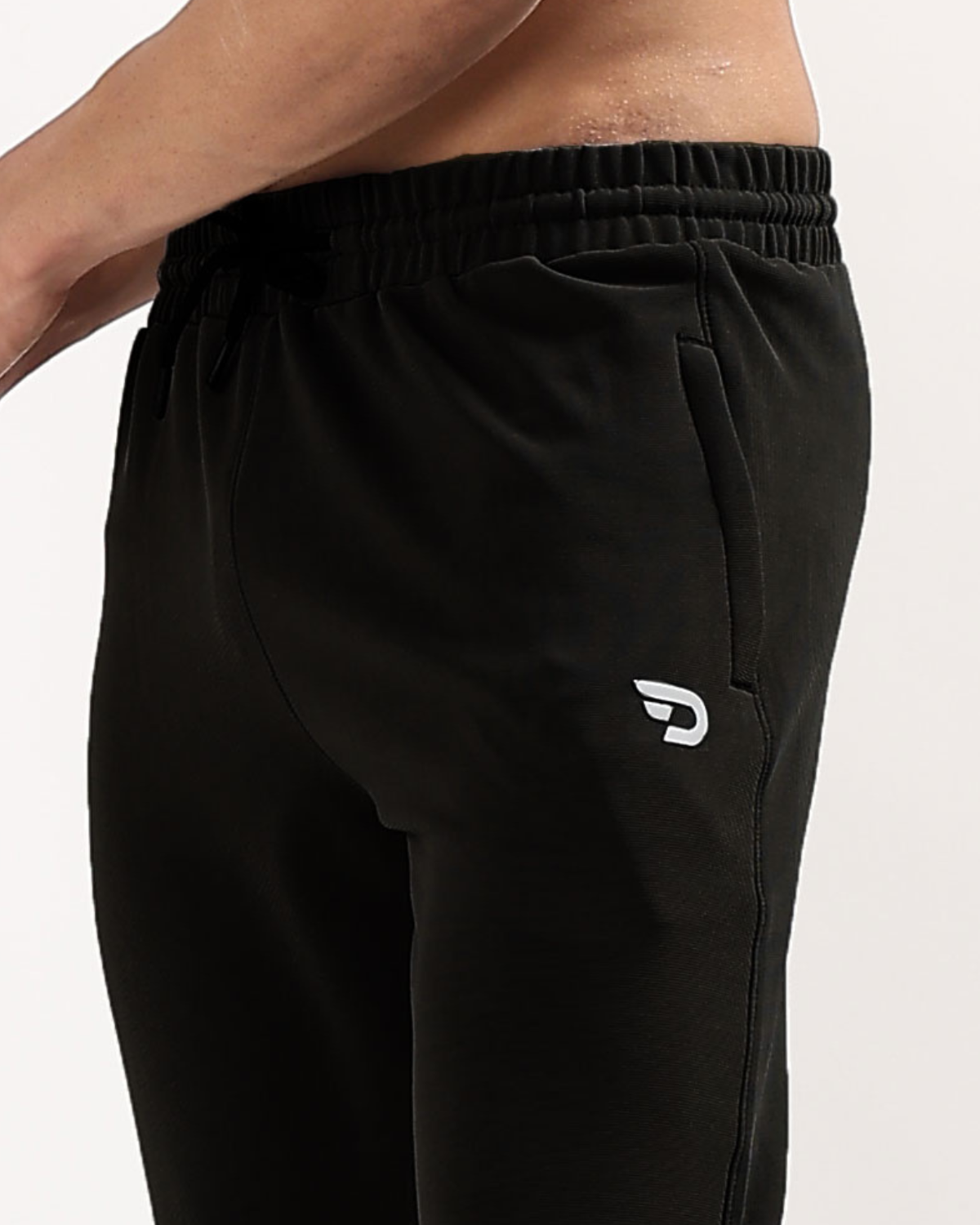 Essential Zip Trackpant | Regular Fit