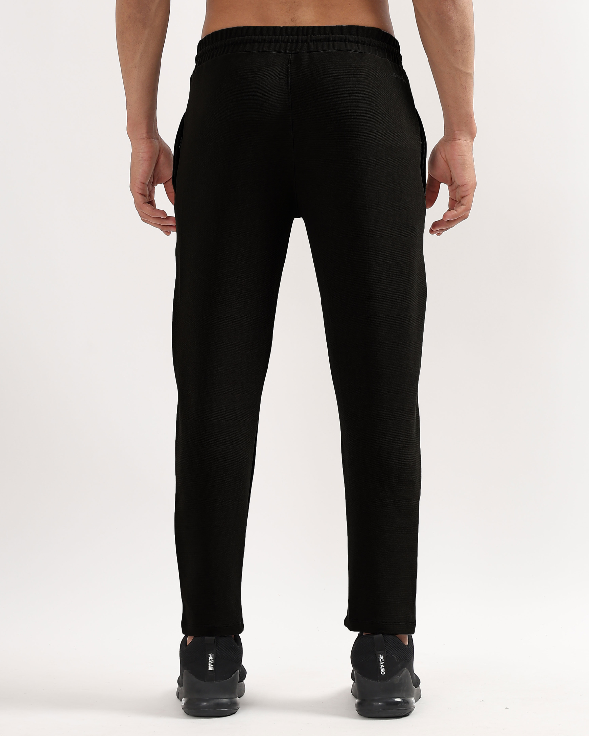 Essential Zip Trackpant | Regular Fit