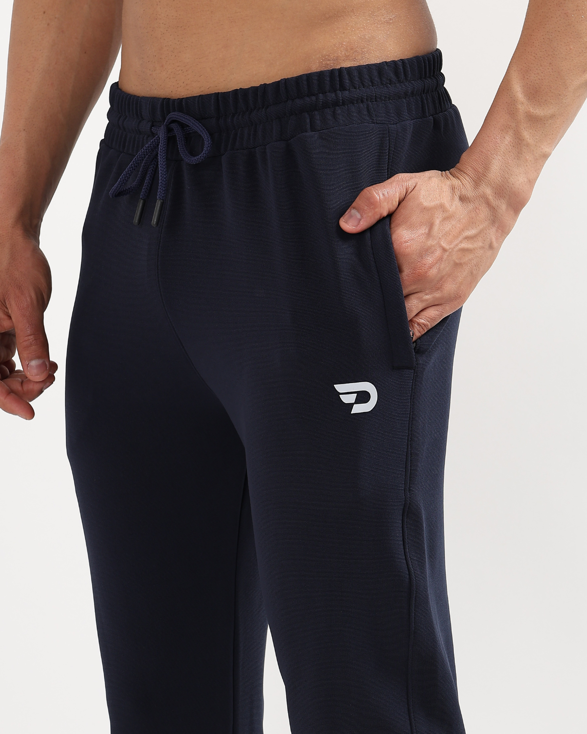 Essential Zip Trackpant | Regular Fit