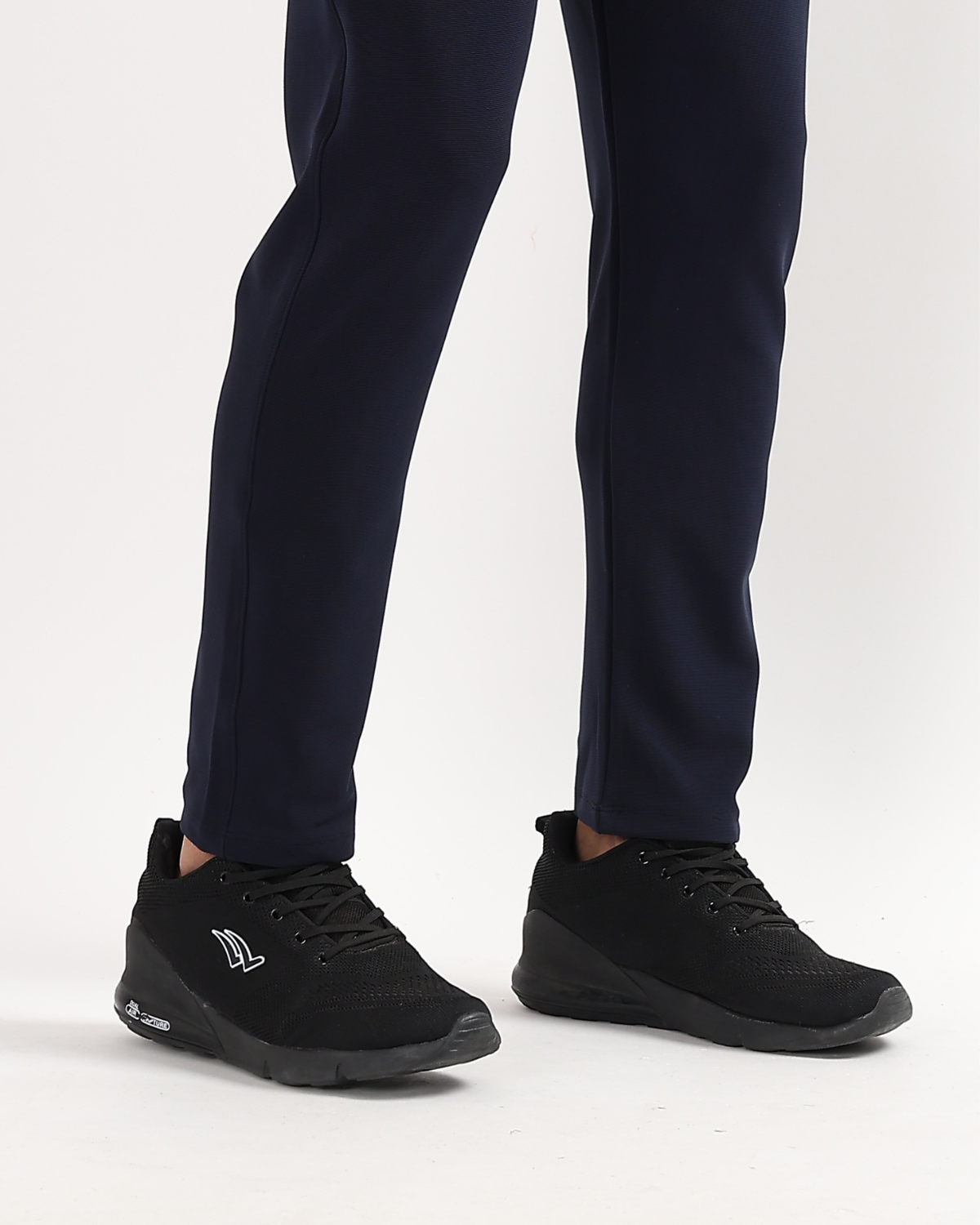 Essential Zip Trackpant | Regular Fit