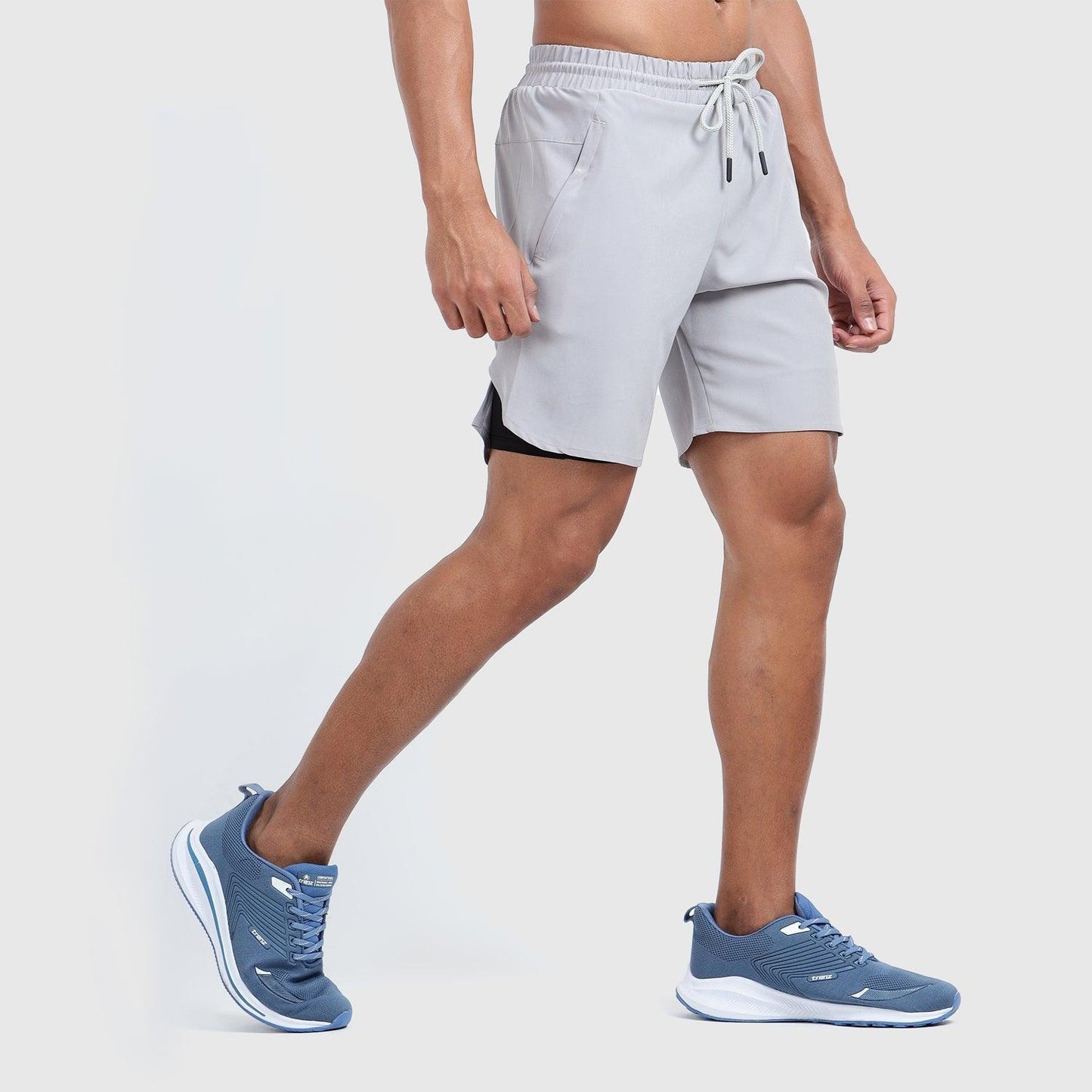 Denmonk's fashionable 2-IN-1 SHORTS light grey shorts for men will boost your level of gym fitness.