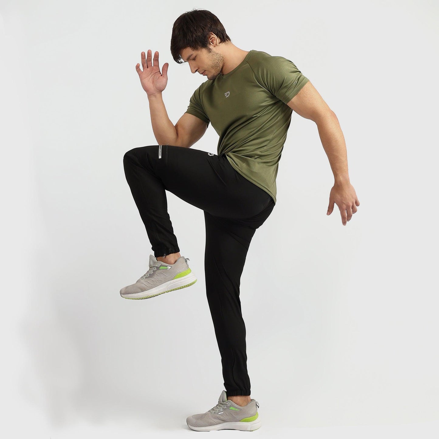 Denmonk: Elevate your look with these Trekcrago sharp black Trackpant for mens.